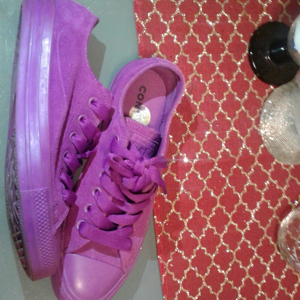 Converse Chuck Taylor low top sneakers